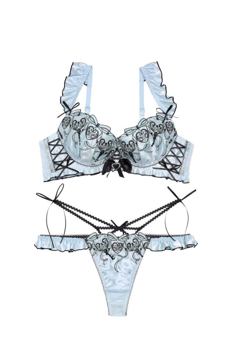 whip❤︎bunny Gothic Ribbon Heartlock Bra